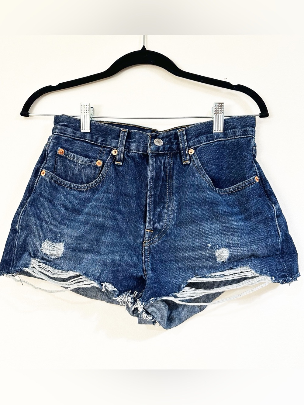 Levi’s 501 High Rise Distressed Denim Shorts Size 26 - Picture 2 of 8